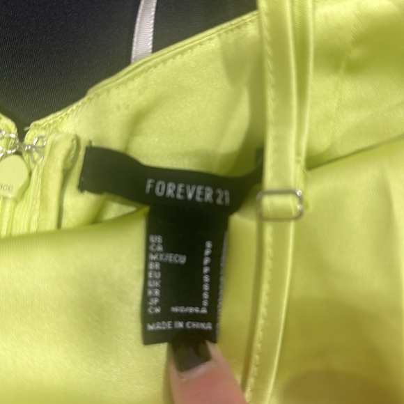 NWT forever 21 Honeydew Dress - Picture 4 of 11